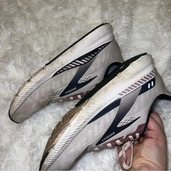 Brooks Womens size 8 Launch 8 Pink and Blue Running Sneaker Brooks Reastart - Picture 5 of 9